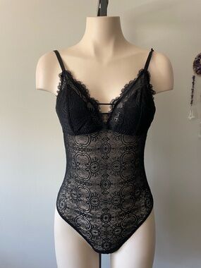 Gilly Hicks Lace Bodysuit Black Strappy Goth Gothic Glam Whimsigoth Size Small